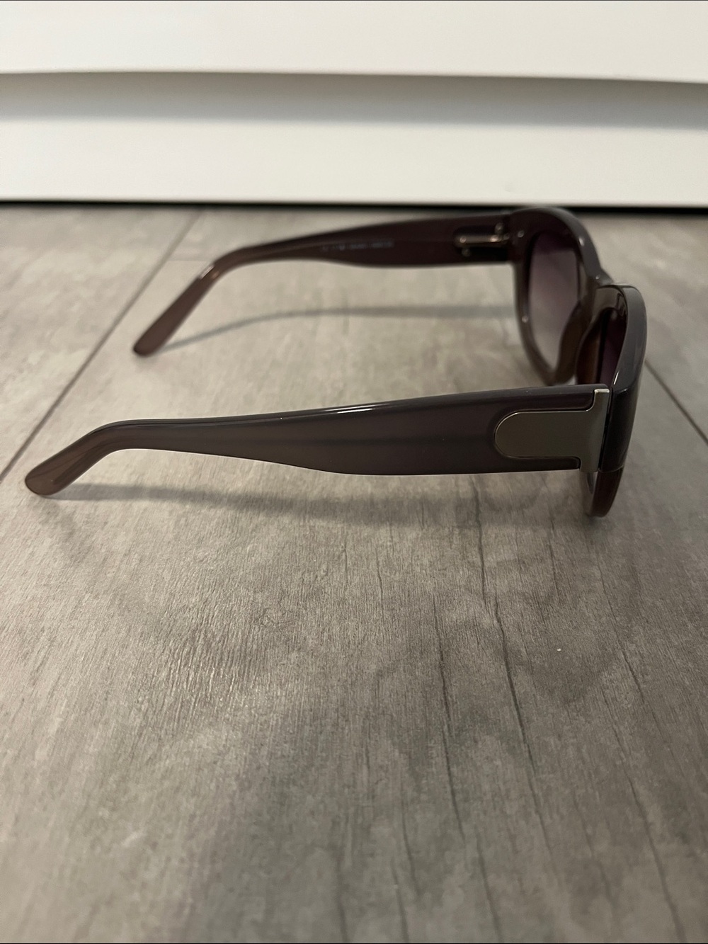 🤎HOST PICK 🤎 NWOT Stylish Taupe Sunglasses - Picture 6 of 6